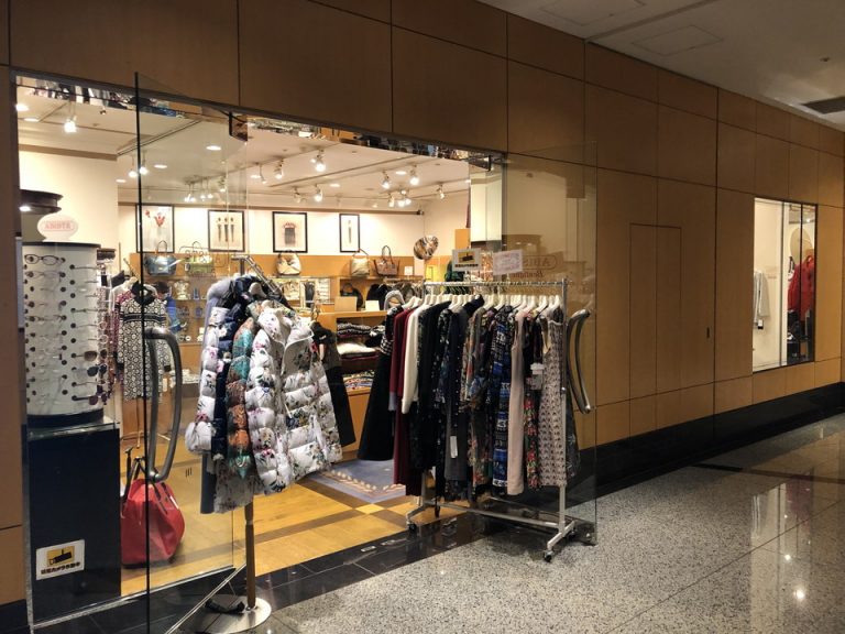 ショップ 「アビステ」 1F