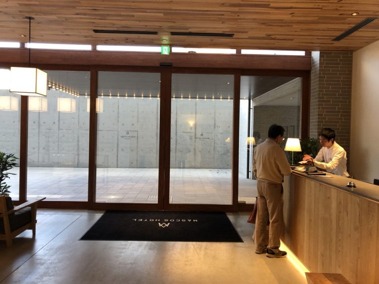 フロント エントランス