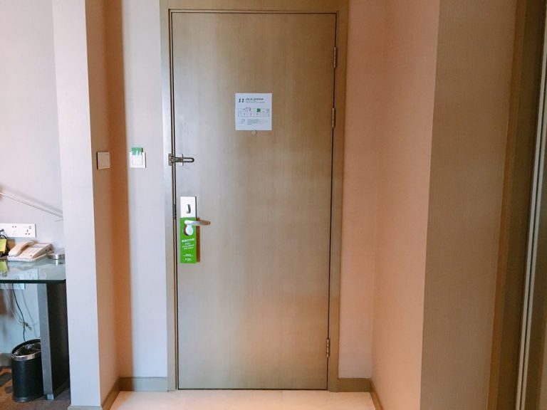 客室ドア内側から