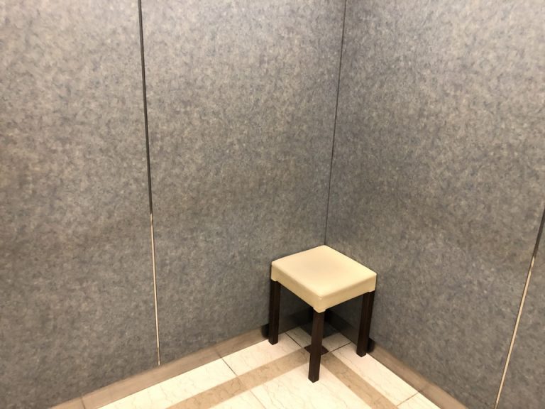 エレベーター内観(3)