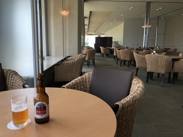 1Fラウンジ「モロキニ」