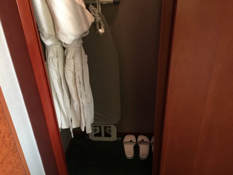 クローゼット開けた状態 左②