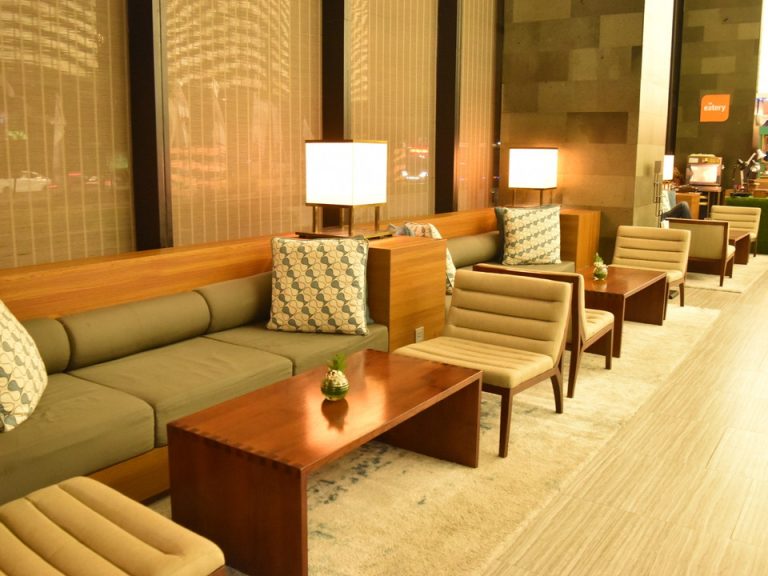 ロビー全体.JPG のコピー