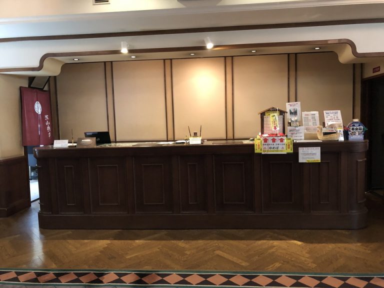 フロントカウンター