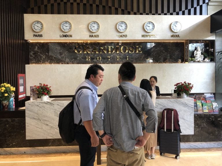 フロントカウンター