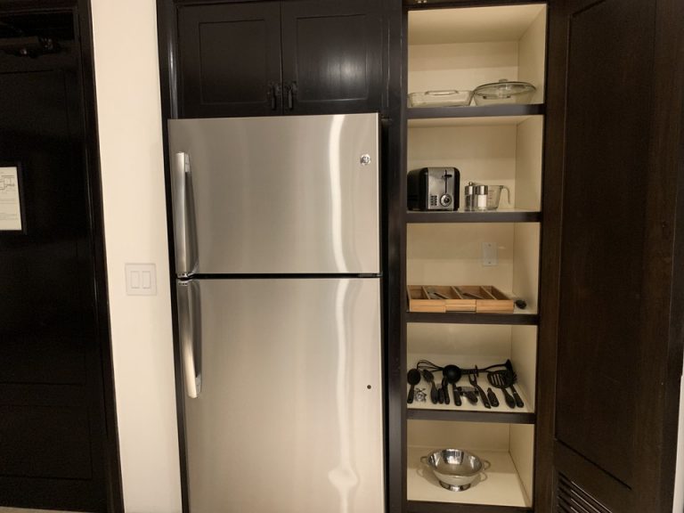 客室 キッチン 冷蔵庫1