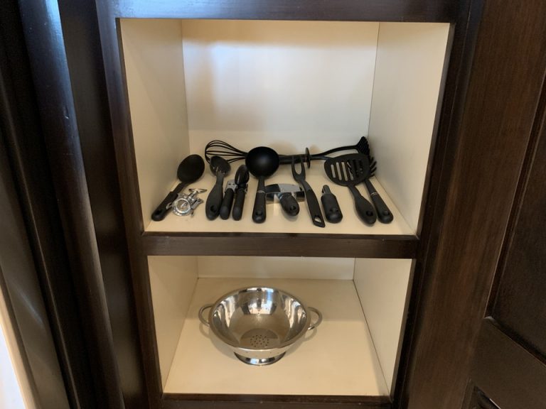 客室 キッチン用具3