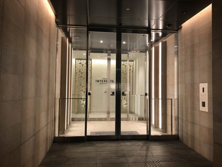 エントランス外観