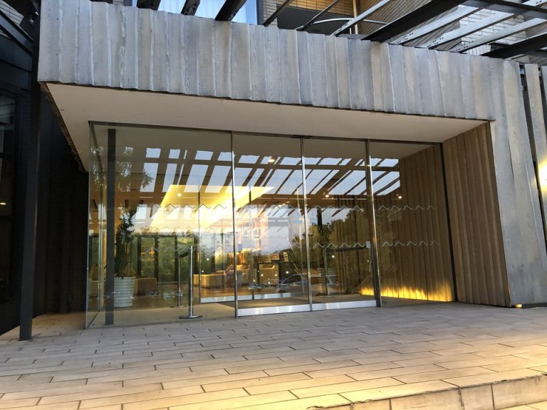 エントランス外観