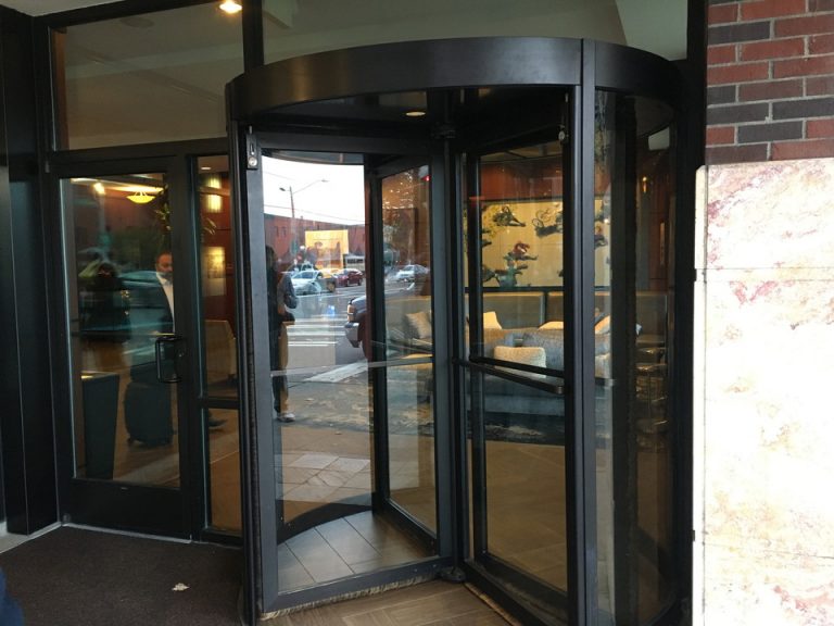 エントランス外観