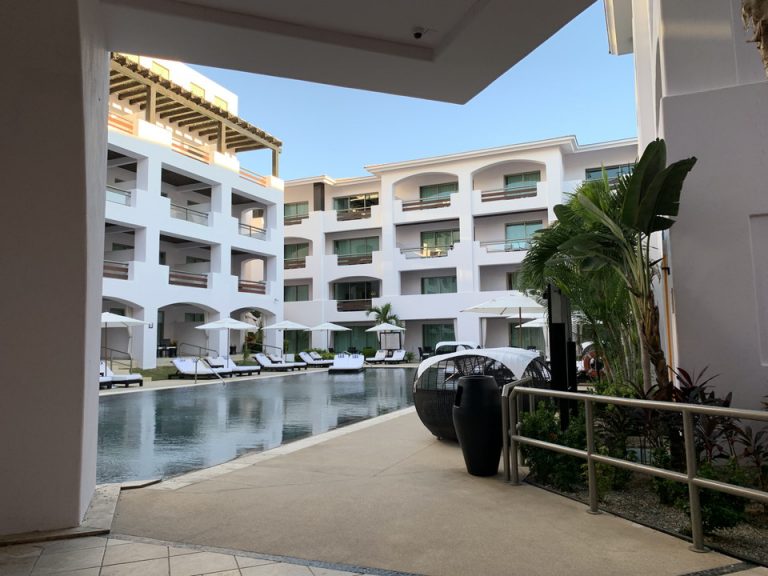 セレニティープール