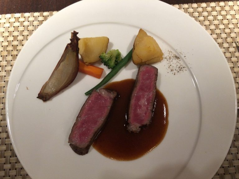 彩美牛のパデッラ