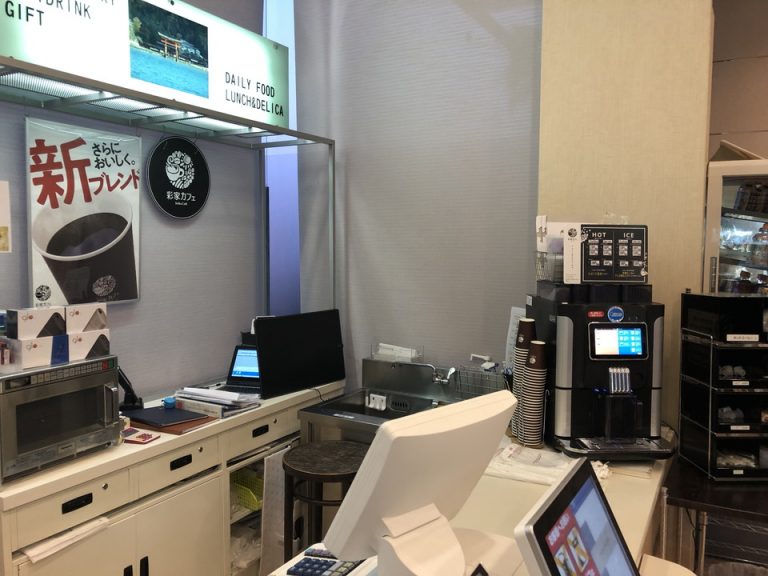 1F コンビニエンスショツプ(4)