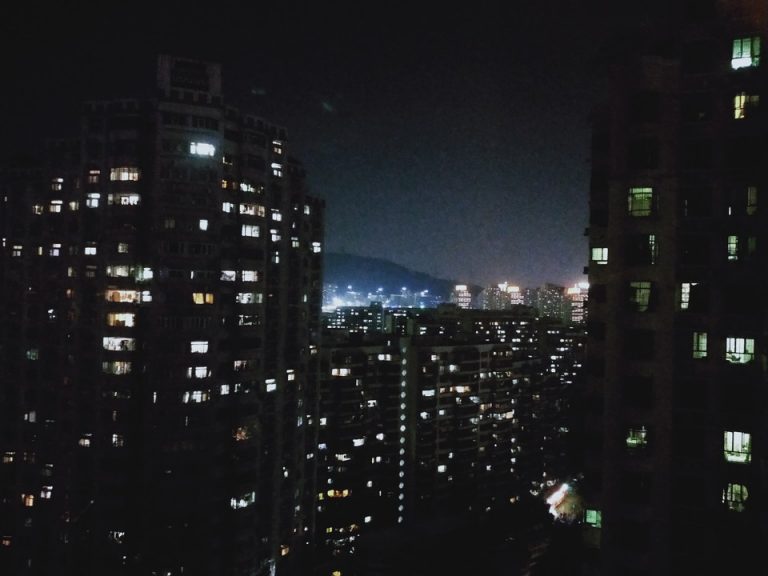 窓からの景色 住宅街しか見えない