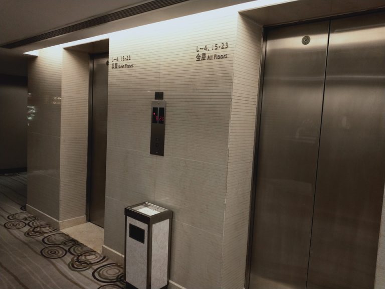 エレベーター客室階