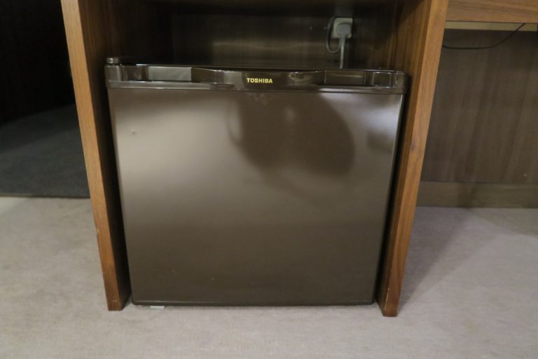 冷蔵庫閉じた状態