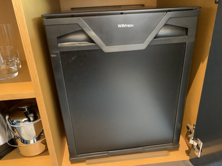 冷蔵庫(閉じた状態)