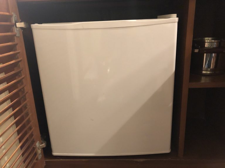 冷蔵庫(閉めた状態)