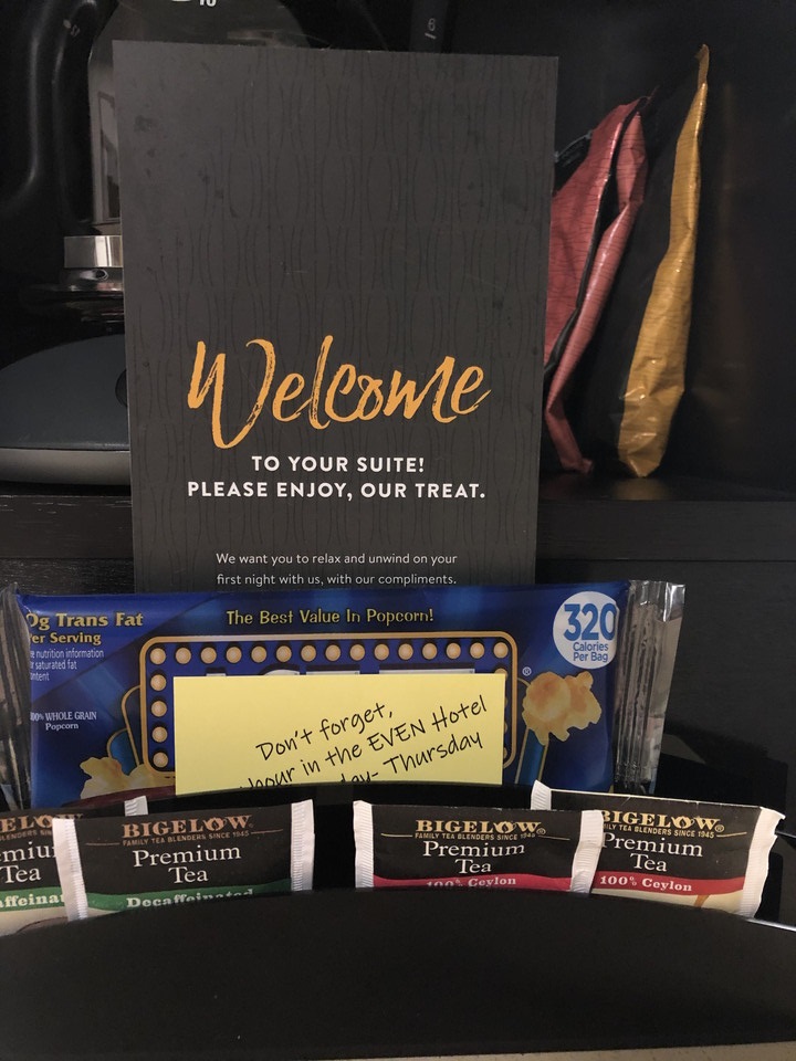 ミニバーにある紅茶は無料