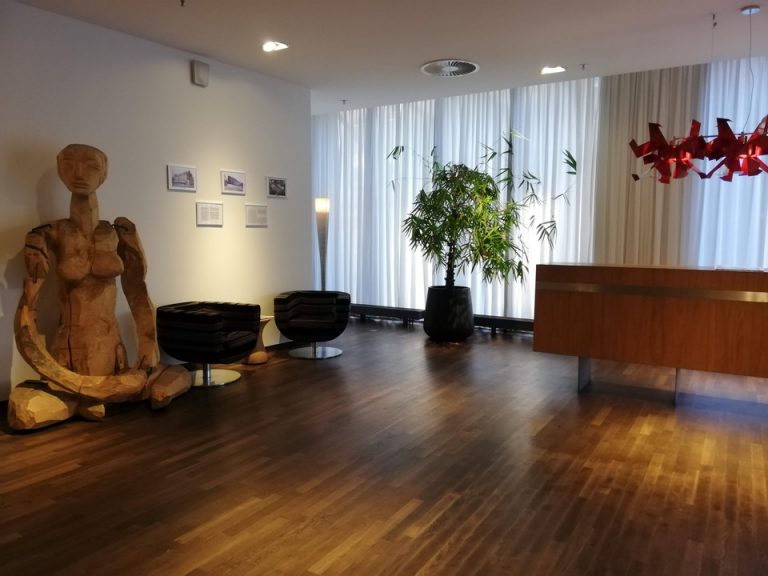 エントランス内観2