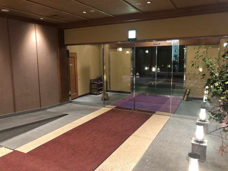 エントランス内