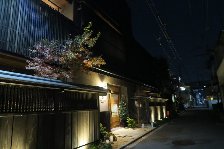 建物全体外観(夜)