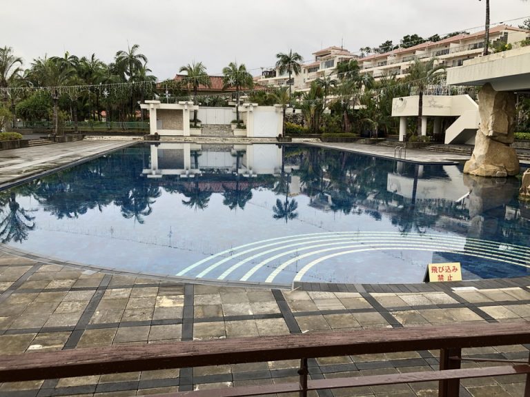 ガーデンプール