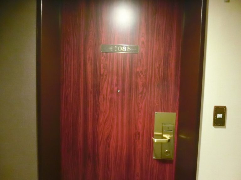 客室ドア