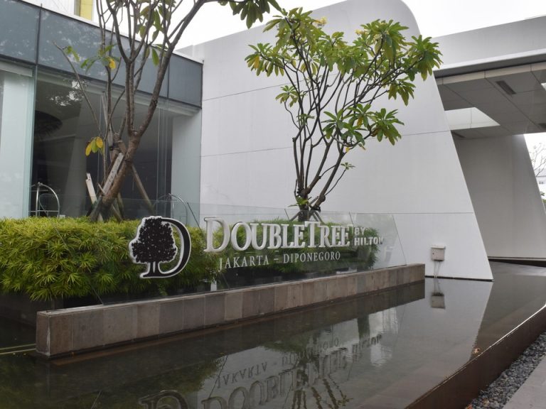 エントランス朝02