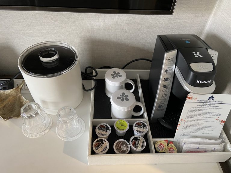 カフェコーナー グラス