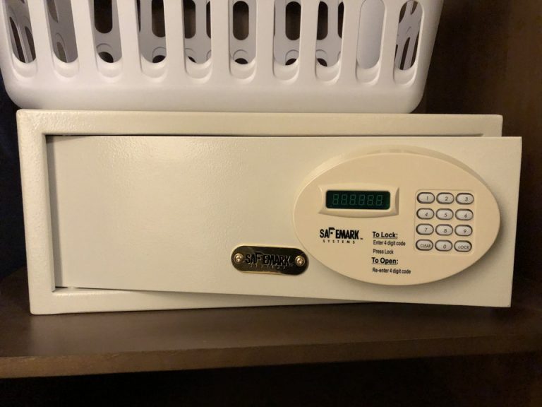 金庫は小さめです