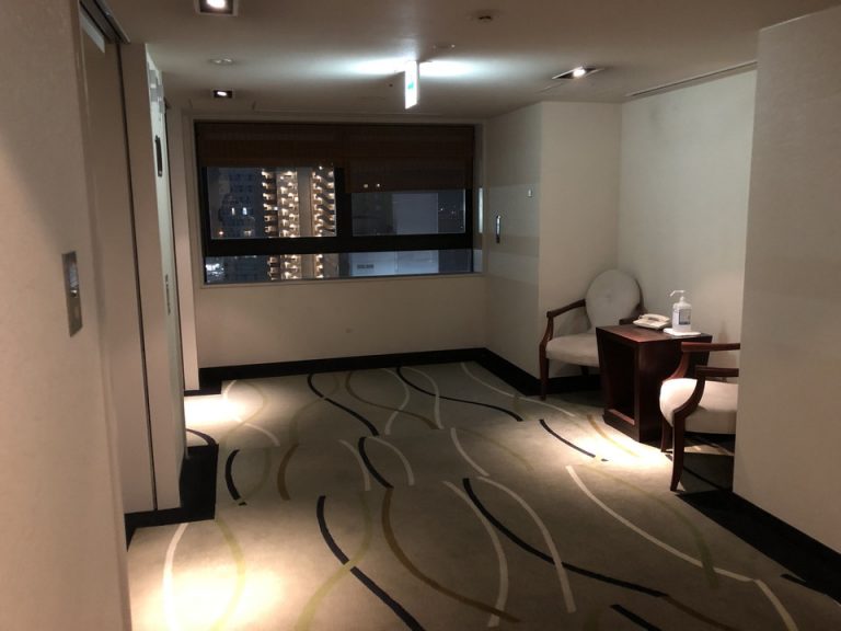 客室階エレベーターホール