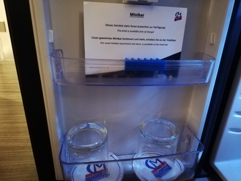 グラス・カップ