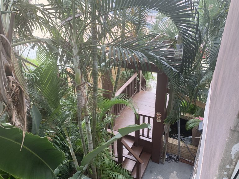 客室付近廊下。フロントからは少し離れていました。階段もあるので、荷物が多い場合は少し大変かもしれません。 (2)