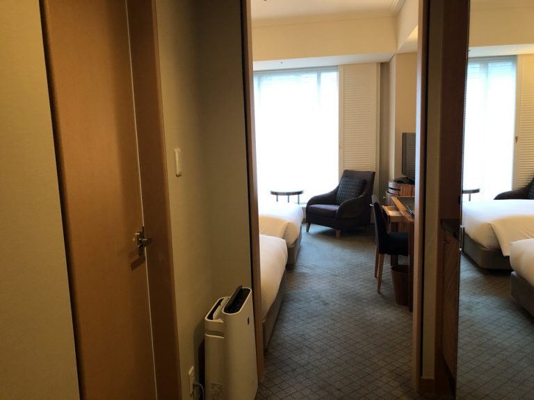 入り口から部屋