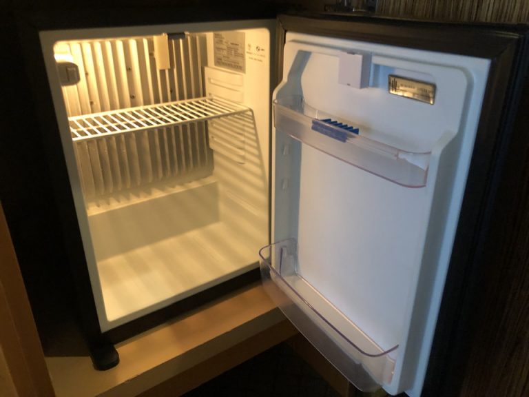 冷蔵庫開