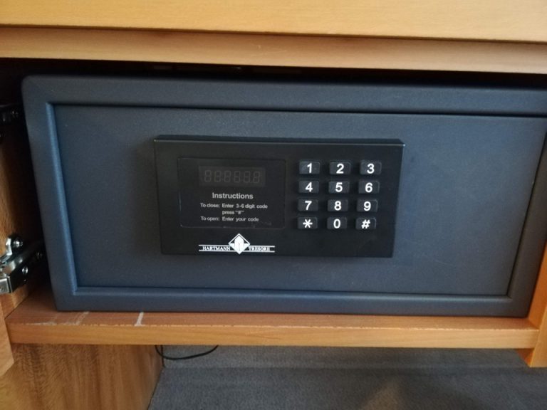 セーフティボックス(閉じた状態)1