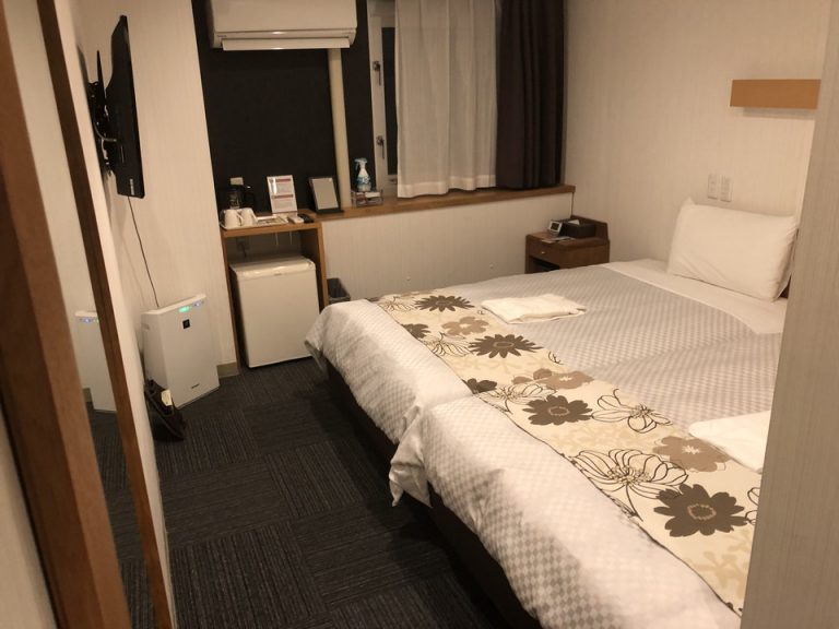 客室全体(入口方向)