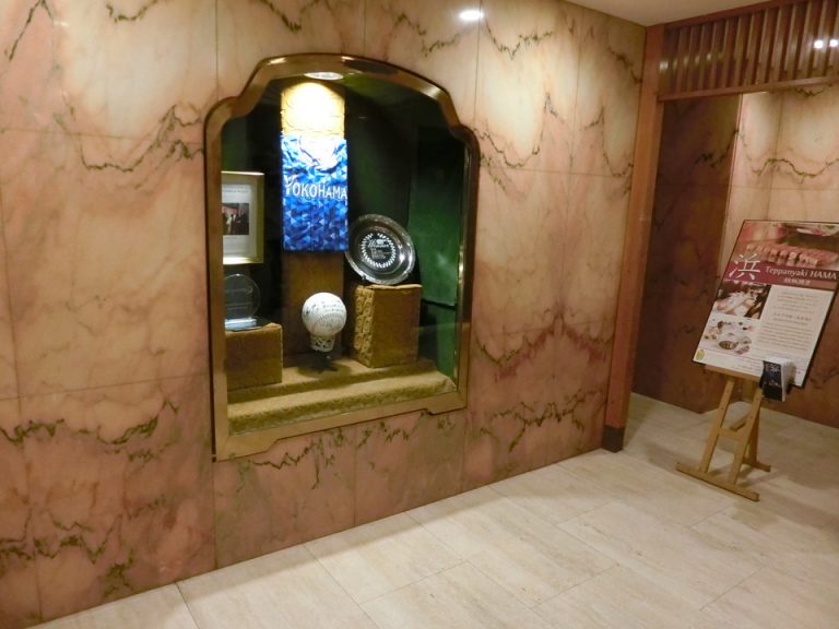 フロント階エレベーターホール