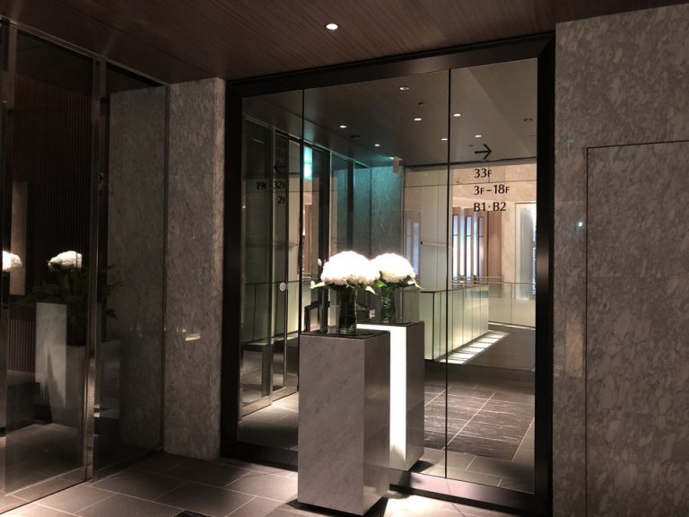 エレベーターホールフロント階