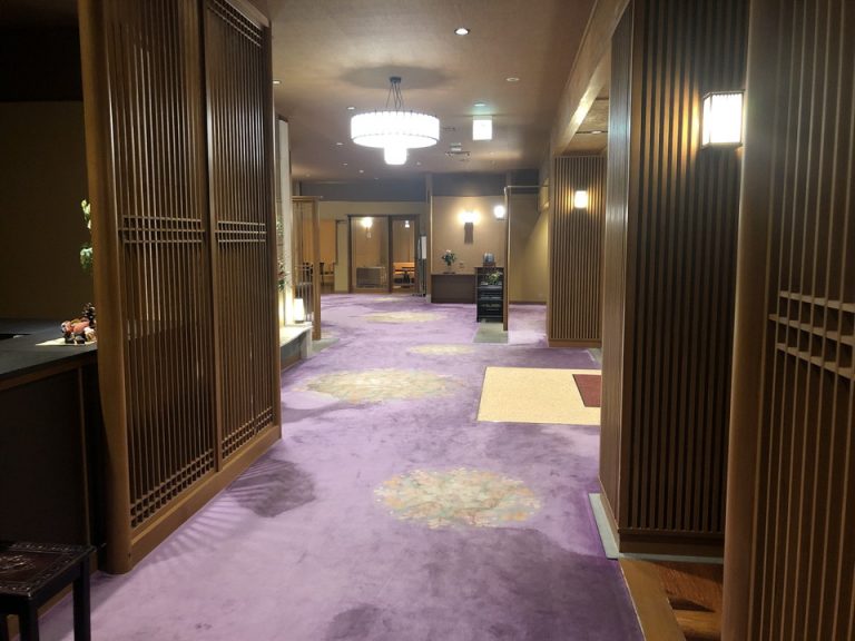 フロントから廊下