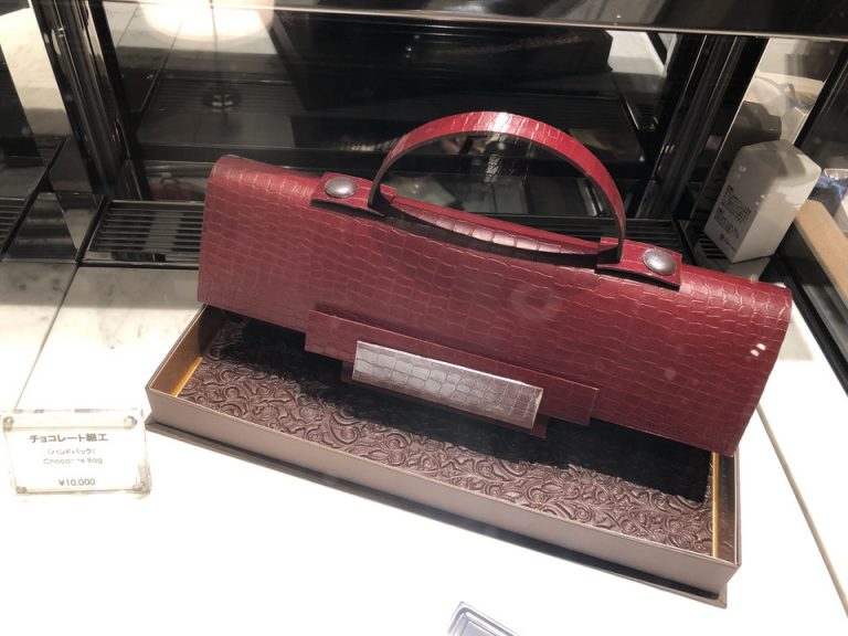 1F THE SHOP チョコレートのハンドバッグ
