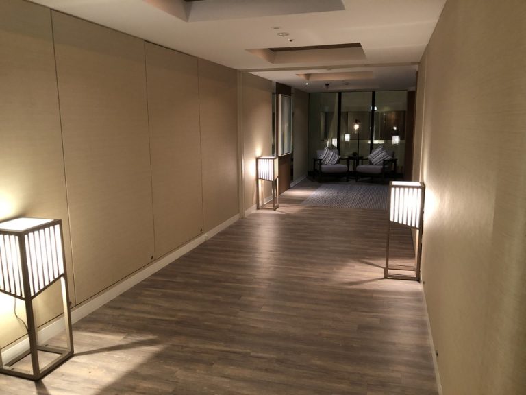 客室階エレベーターホール(13)