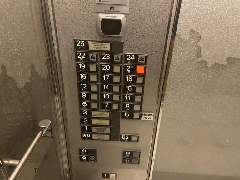 エレベーターボタン