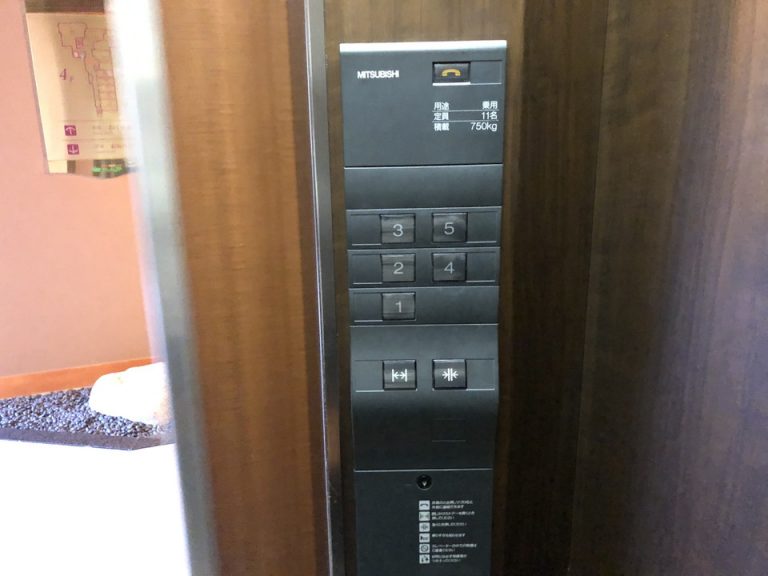 エレベーターボタン