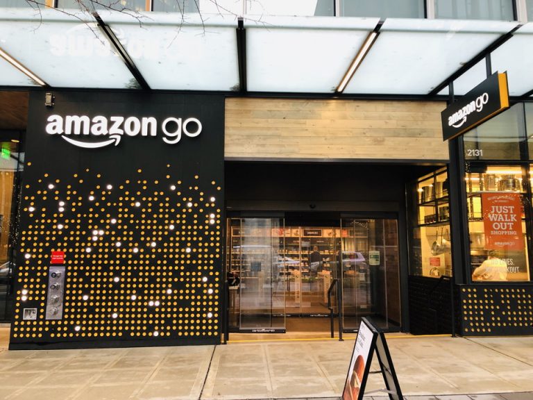 レジがないスーパー、Amazon Go
