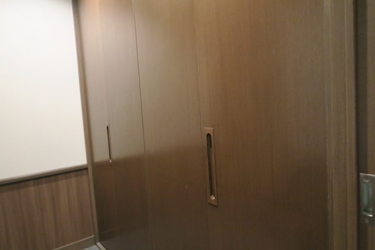 クローゼット閉めた状態