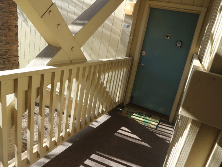 コンドミニアム客室入口