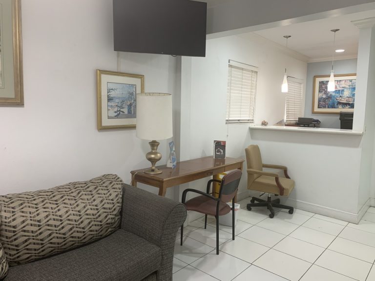 フロント全体。このエリアではWi-Fiも使うことできます。