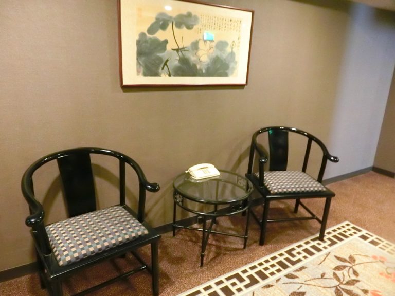 客室階エレベーターホール(2)